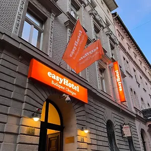 *** Hotel Easyhotel Oktogon Hungría